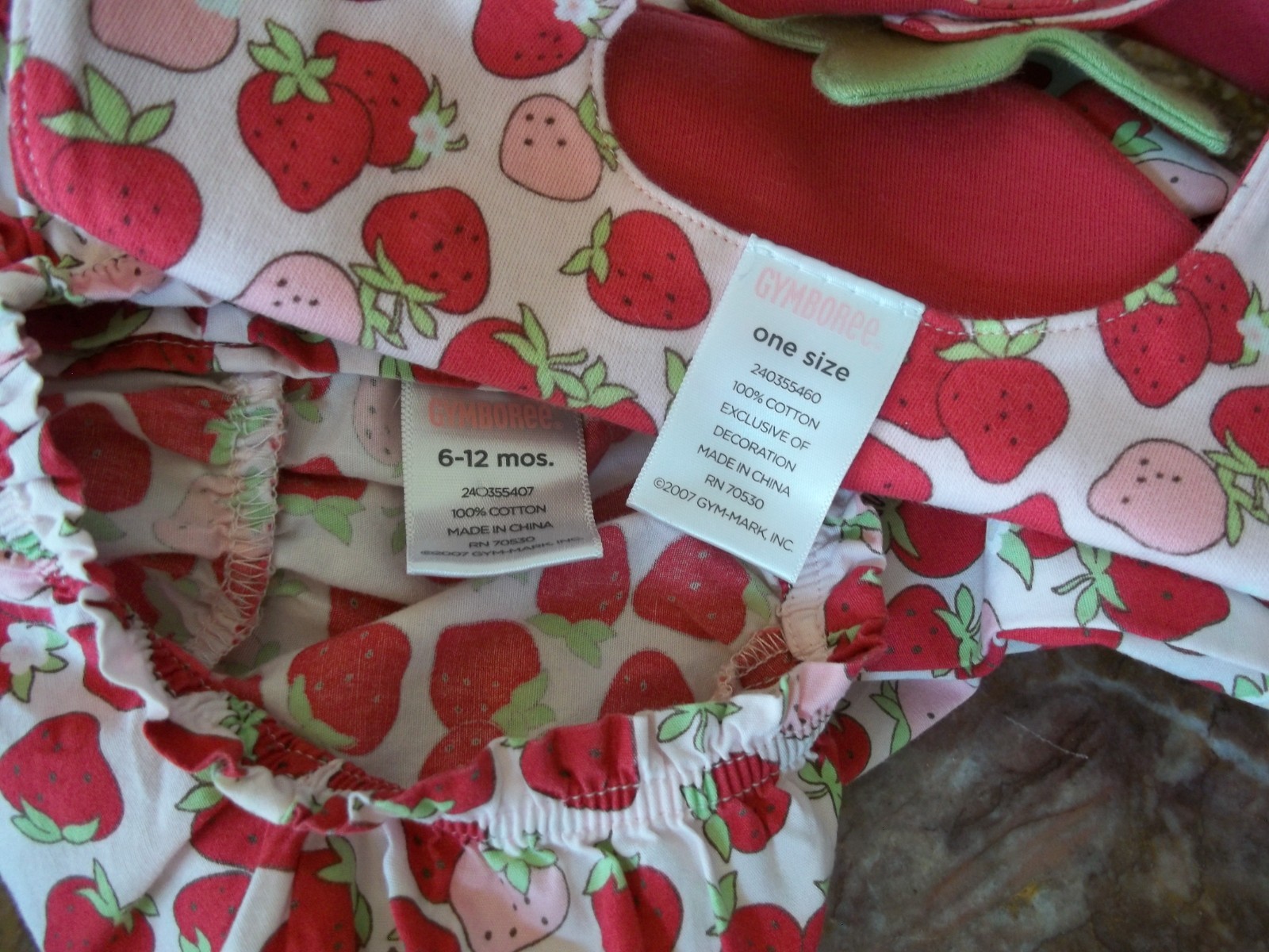 2008 Gymboree Little Strawberry ruffle dress bib 6-12