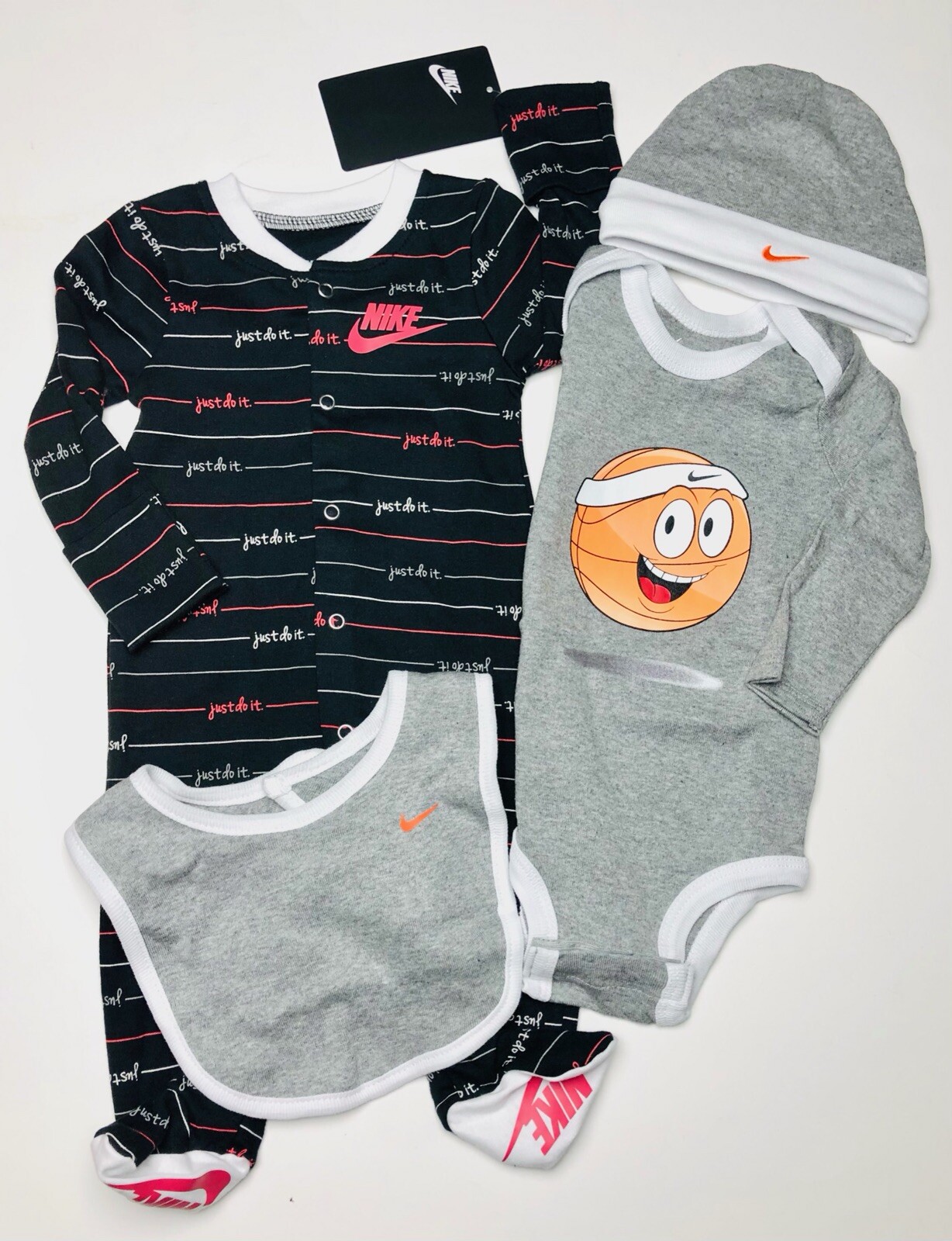 Air Nike Baby Boys 4-pc GIFT SET: Bodysuit, Jumpsuit, Cap & Bib 0-3 Months.