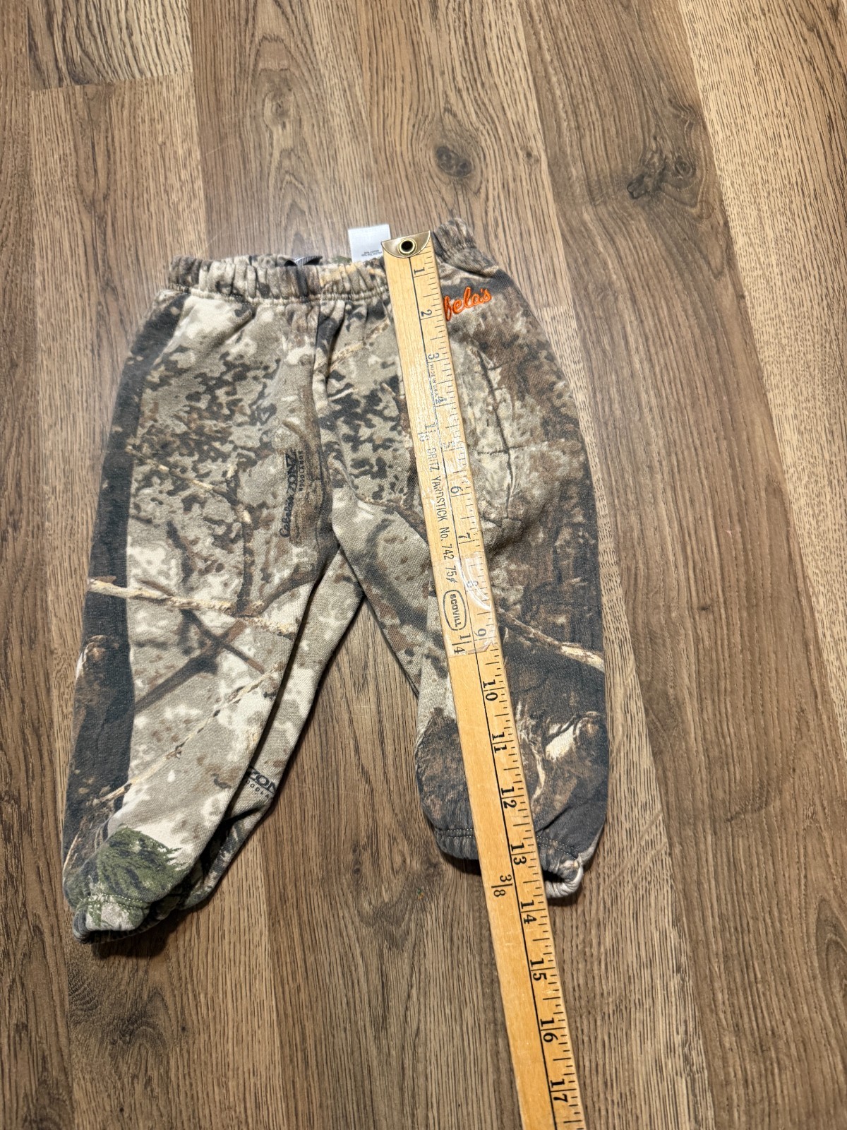 Cabela’s Set Infant 0-3 month Camouflage “I hunt for Hugs” Shirt Pants