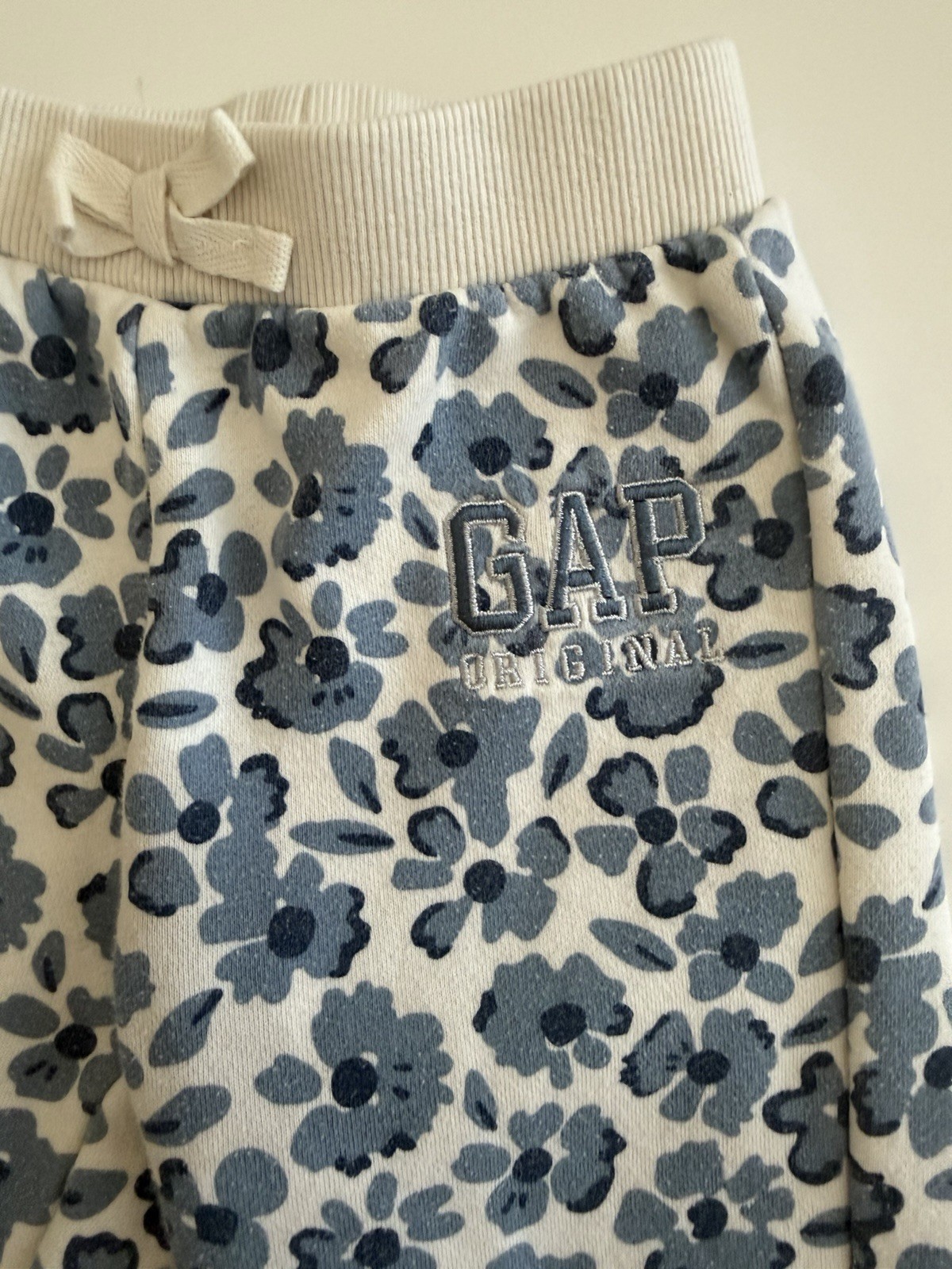 Gap Kids Girls 3T 2pc Floral Logo Pullover Sweatshirt & Jogger Pants Set