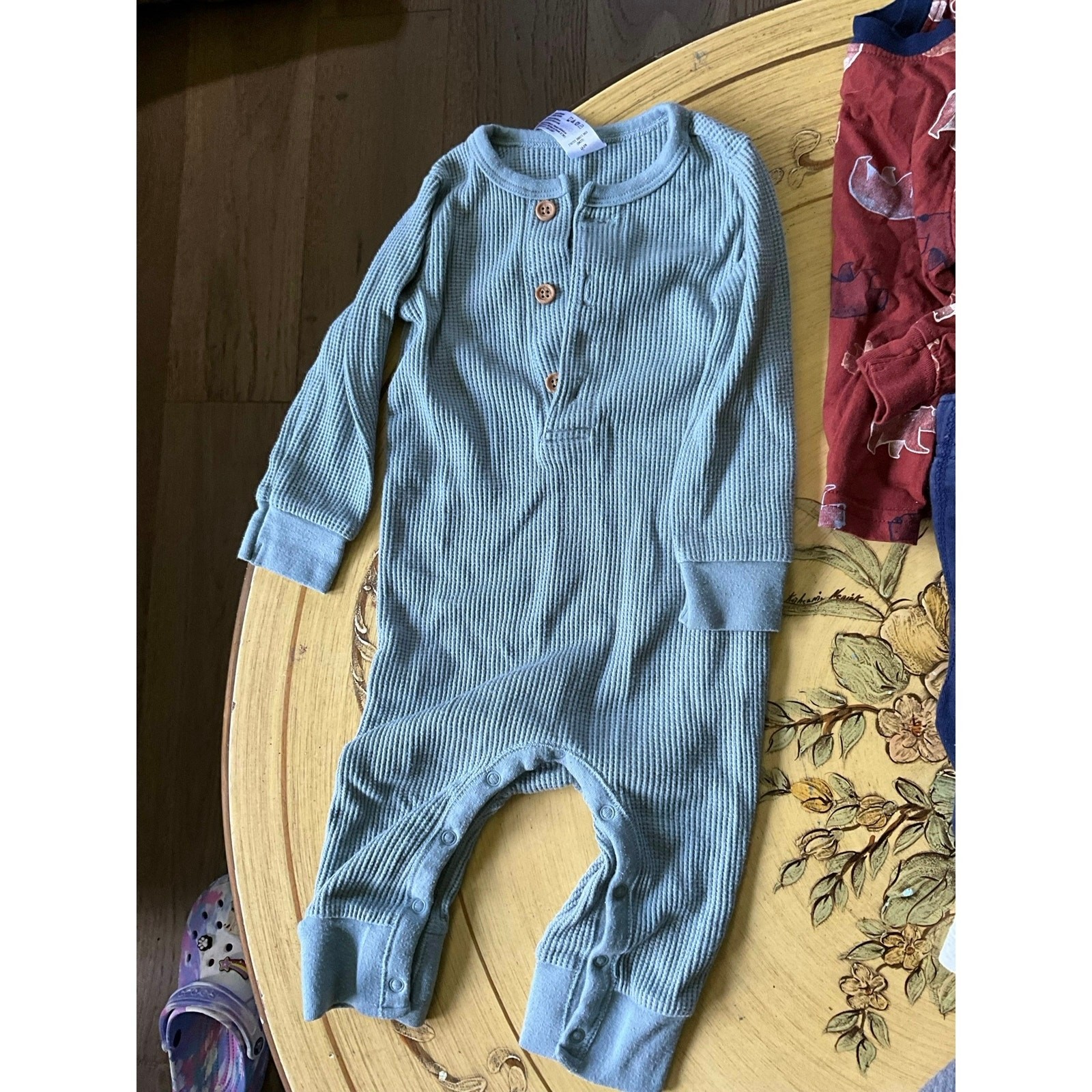 Assorted gender neutral 6-9 months baby clothes