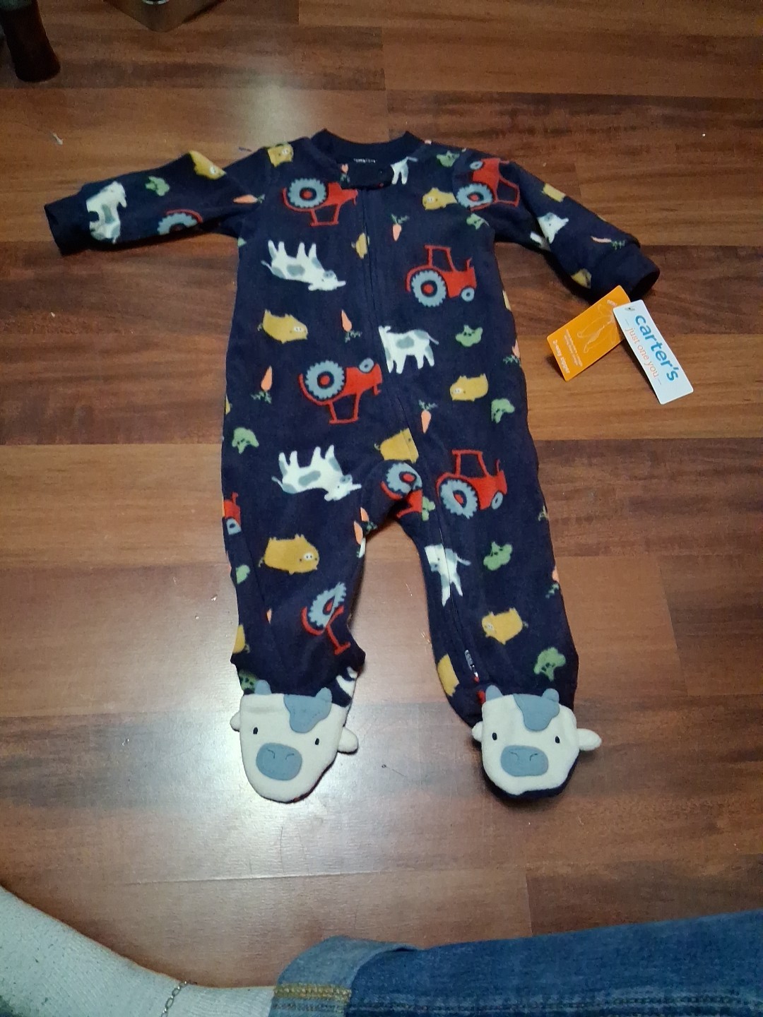 Boys Brand New Carters Fleece With Farm Theme Size: 6M