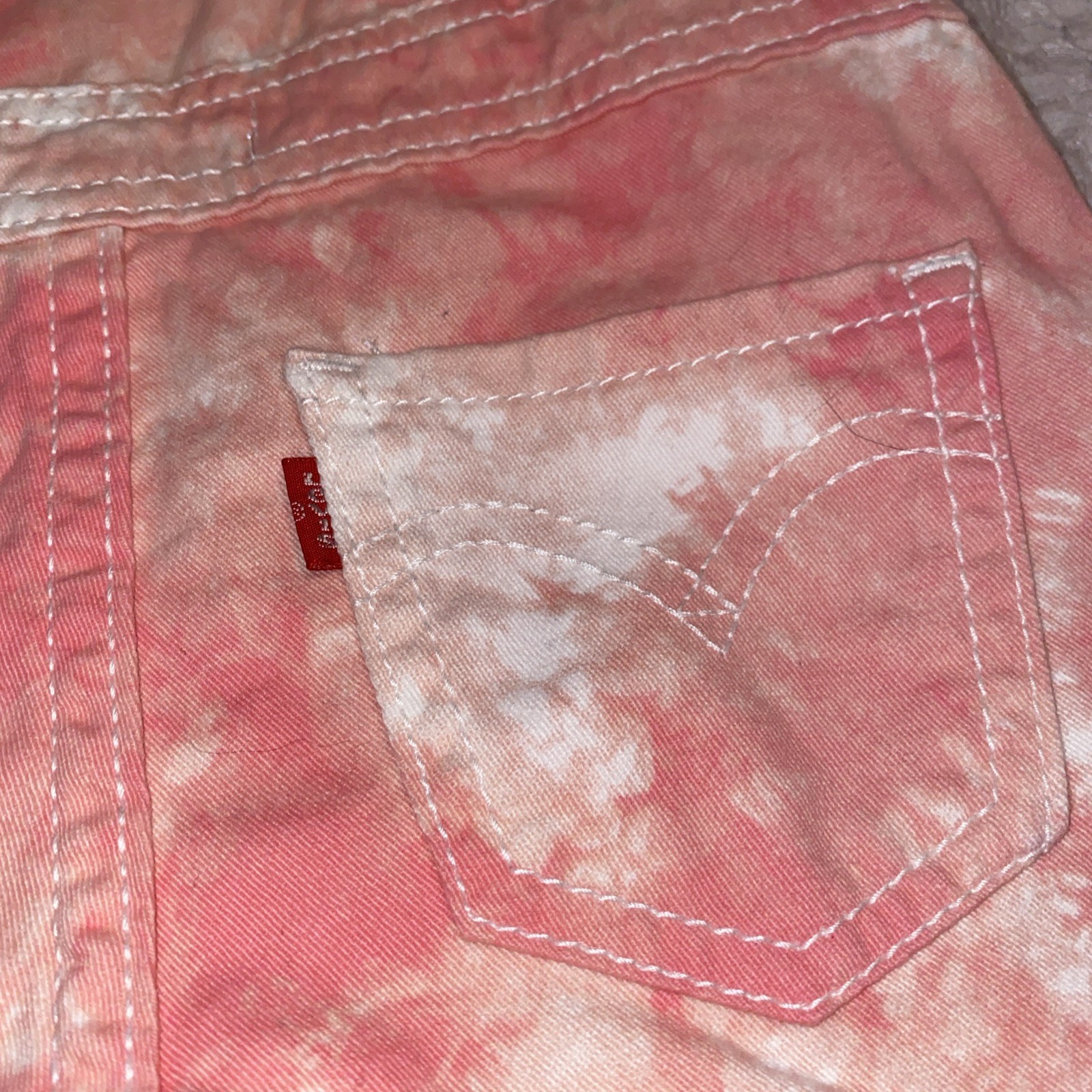 NWT Baby 18 Mo Levi’s Shortall Pink/White Tie Dyed Knot Adjustable Strap Cotton