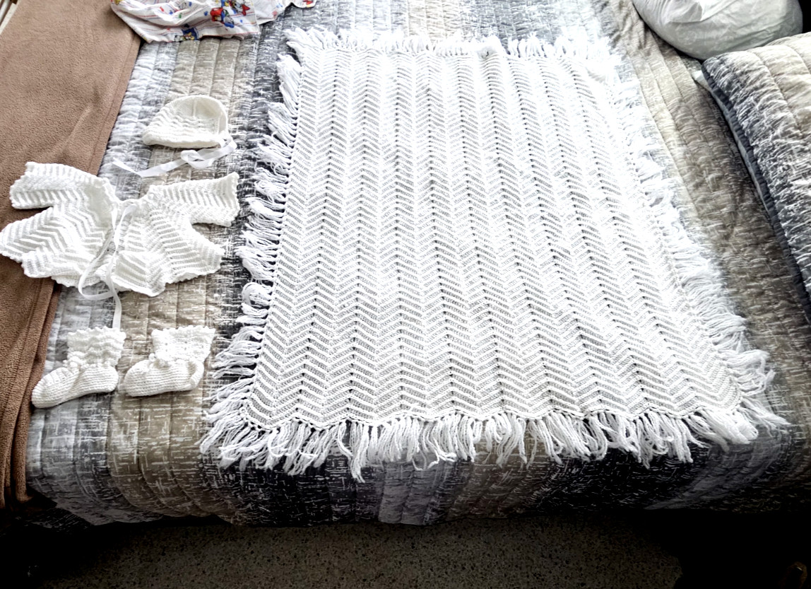 Vintage Handmade White 4 Pc Sweater Booties Beanie Layette w blanket