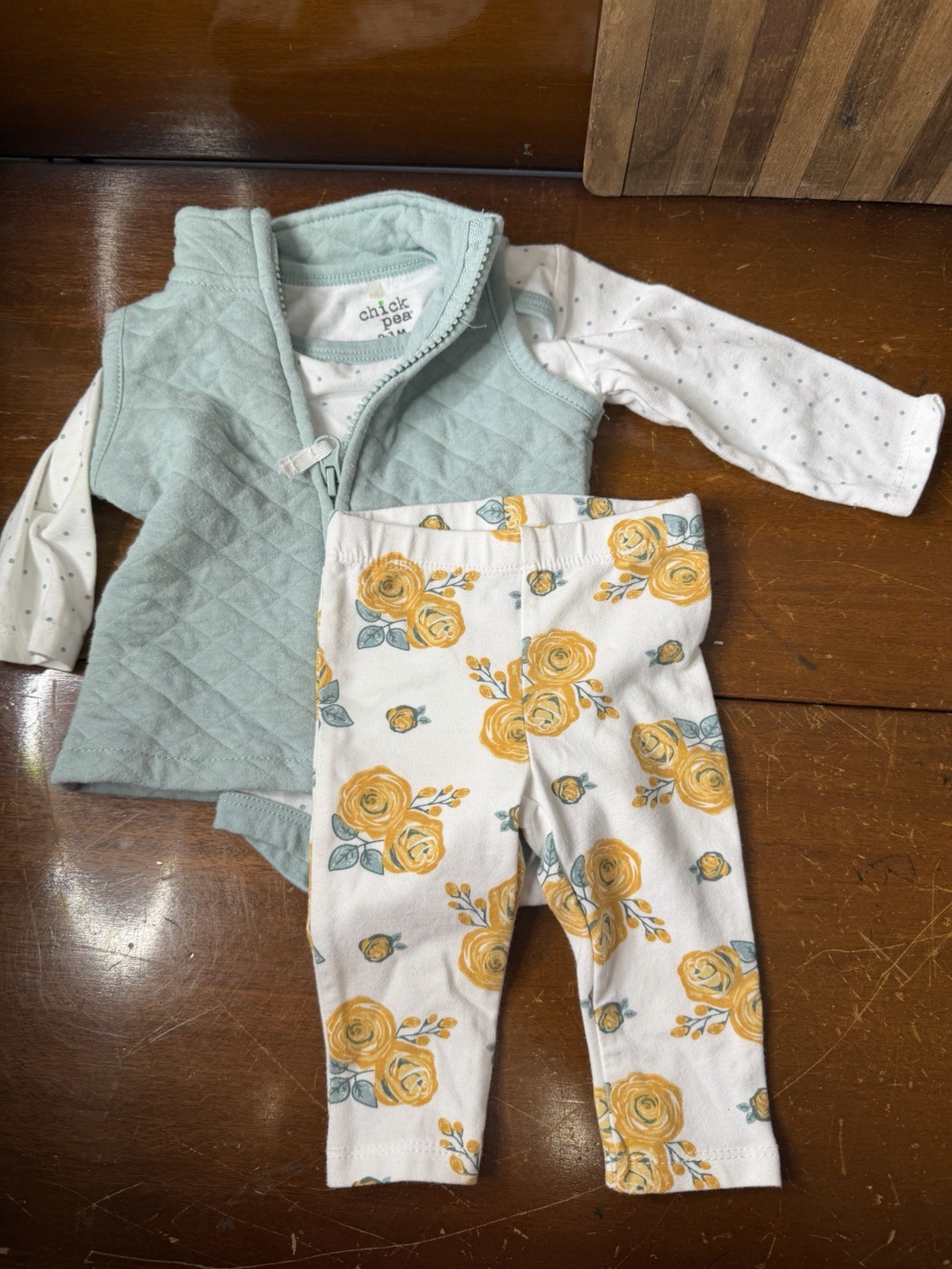 Chick Pea Baby 3 Piece Outfit 0-3 Months NEW Quilted Vest Pants Sage Roses #250