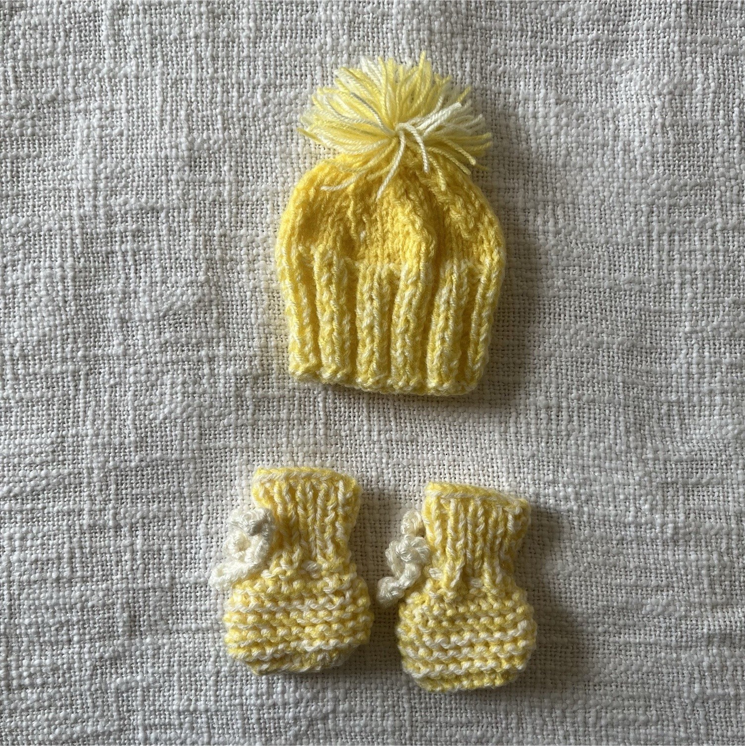Yellow Knit Baby Layette Set Pom-Pom Hat & Booties Newborn 2-Piece Fall/Winter