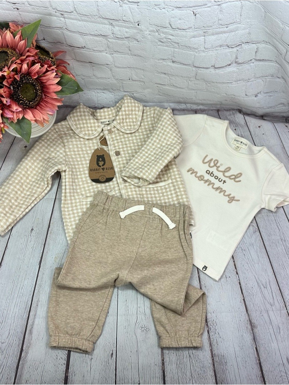 NWT Rabbit + bear Neutral beige 3pc set Jacket Joggers Tee gingham plaid 18M