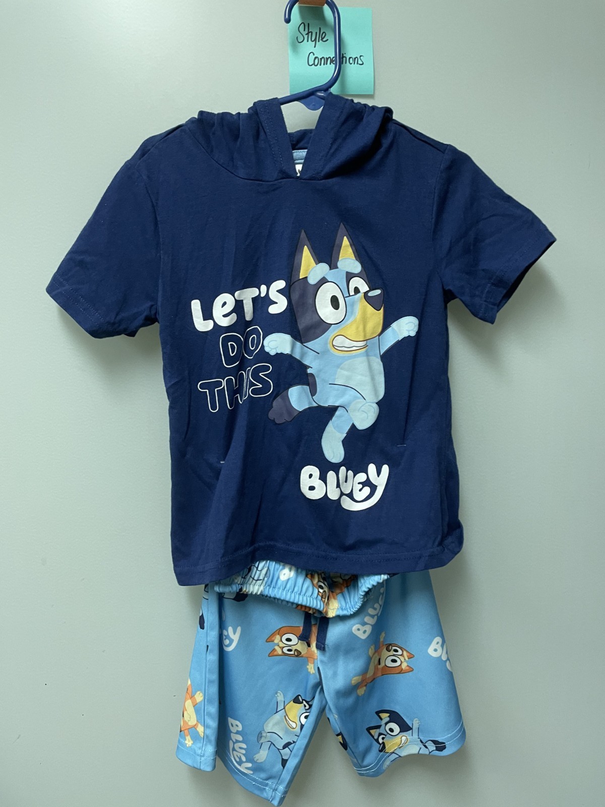 Children’s Bluey Hooded Short Sleeve Shirt and Matching Shorts – Size 5T