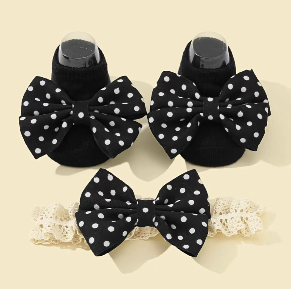 Cute Knitted Polka Dot Print Bow Socks & Bow Lace Headband Set
