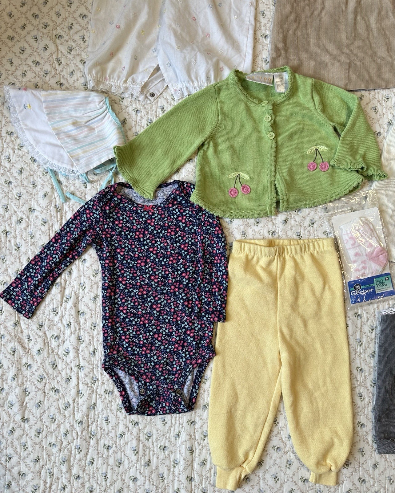 12-18 mo Baby girl Vintage/new Mixed clothes lot Bundle Colorful Whimsy 14 Piece