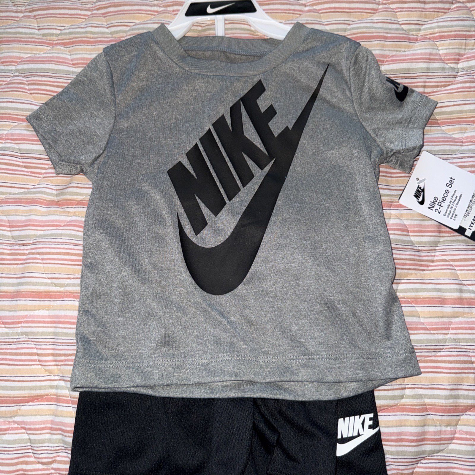 Nike Boys 18 Months 2-Piece Shorts Set Gray T-Shirt Black Shorts