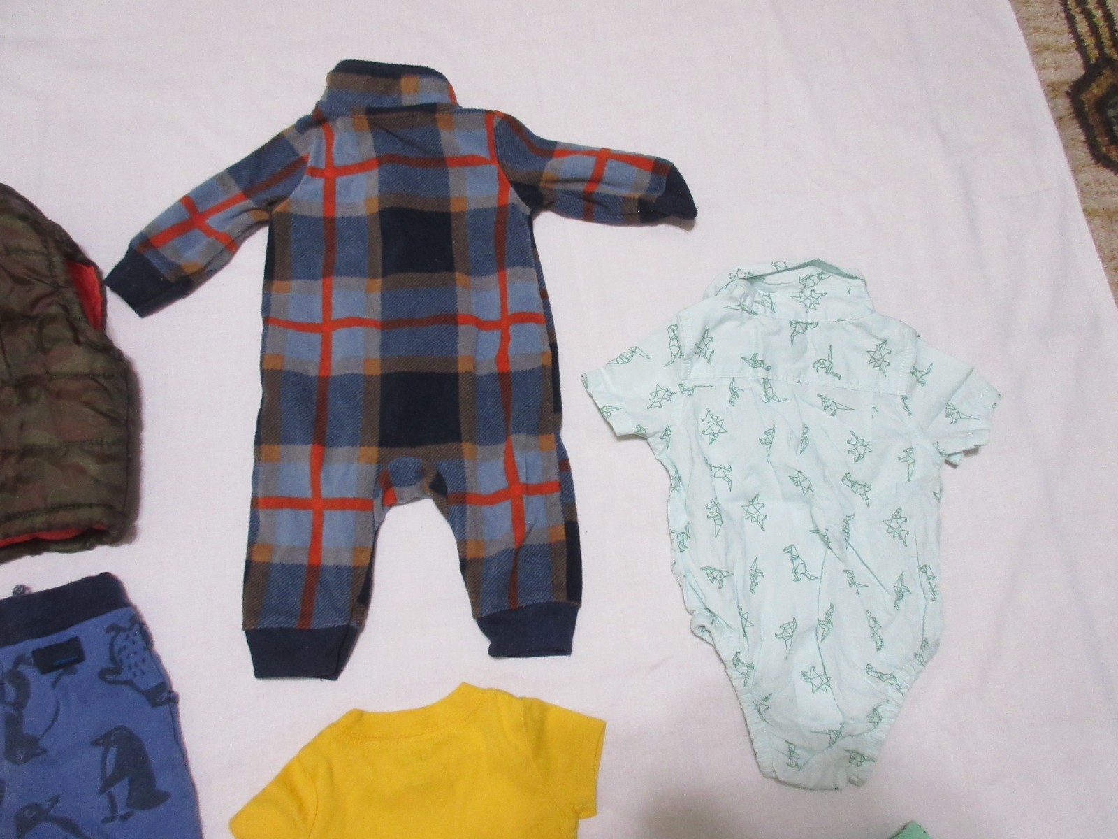 0 to 3 Month Baby Boy 16 pc Clothes Lot: Carter’s, Health Tex, Gap, Catimini ++