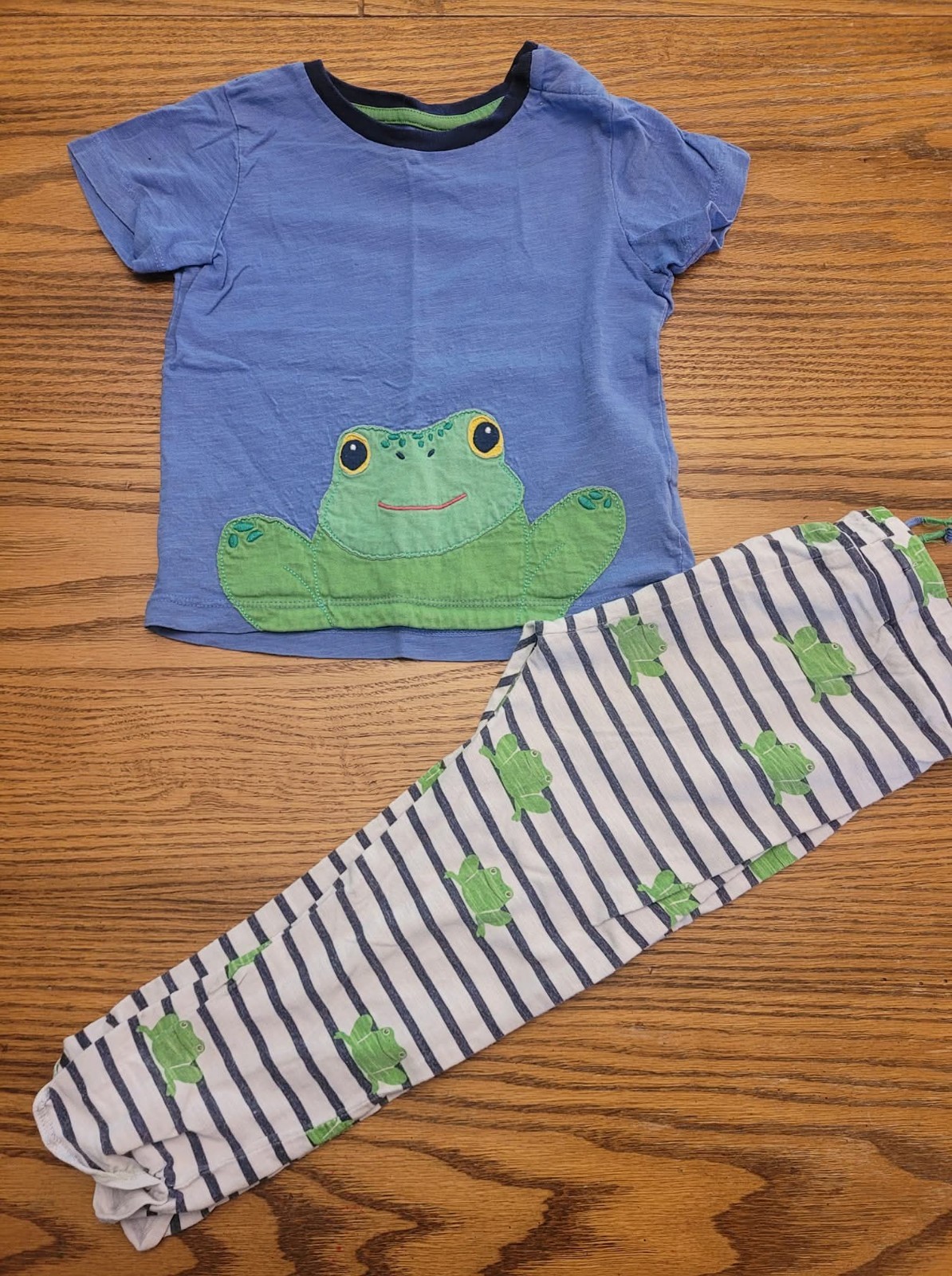 Baby Boden frog playset – t-shirt and pants. Size 2-3. Cute Boys Kids Outfit.