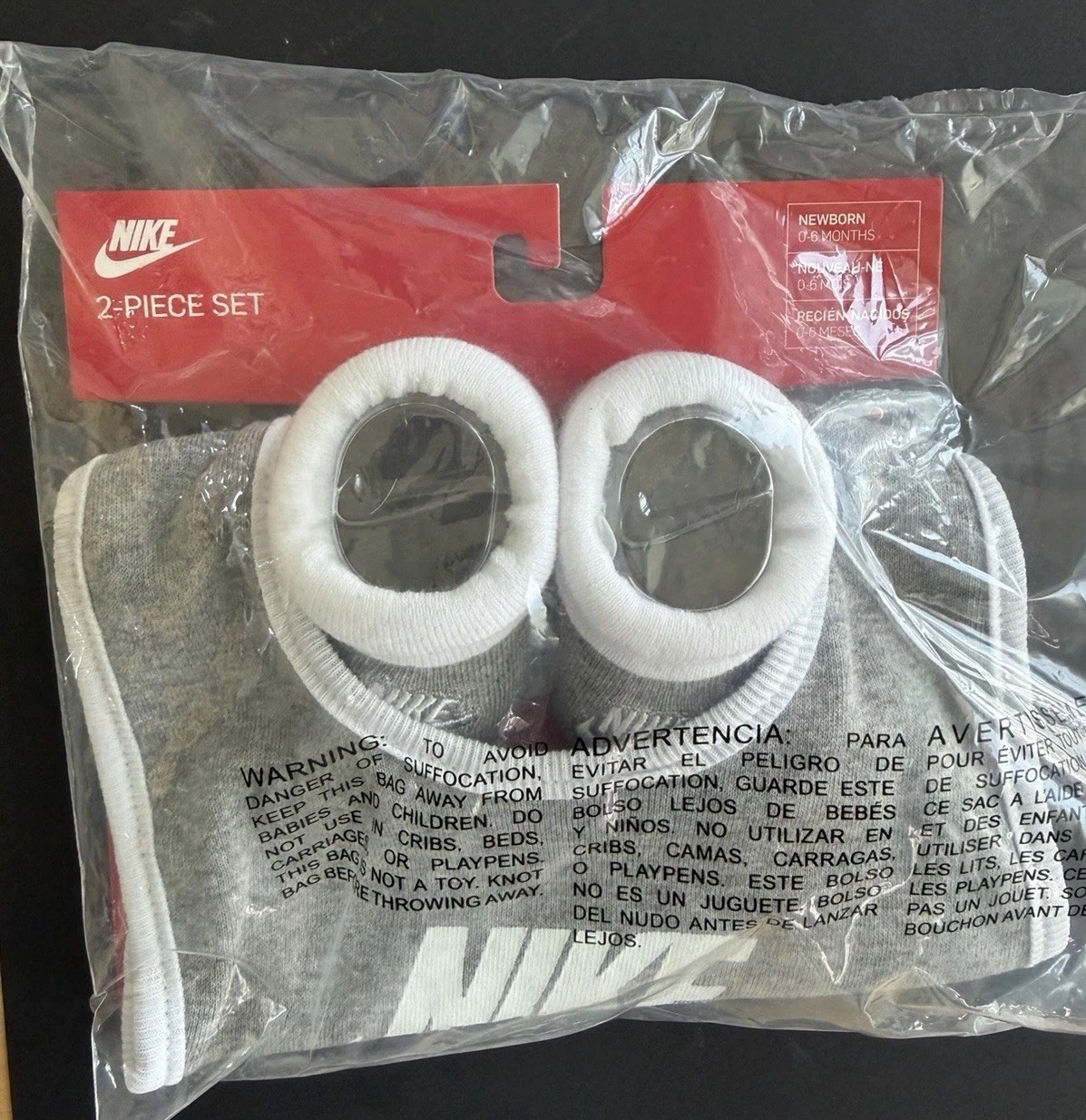 Nike Baby Bib & Booties 2 Piece Set Heather Grey LN0410-042 White 0-6 Months New