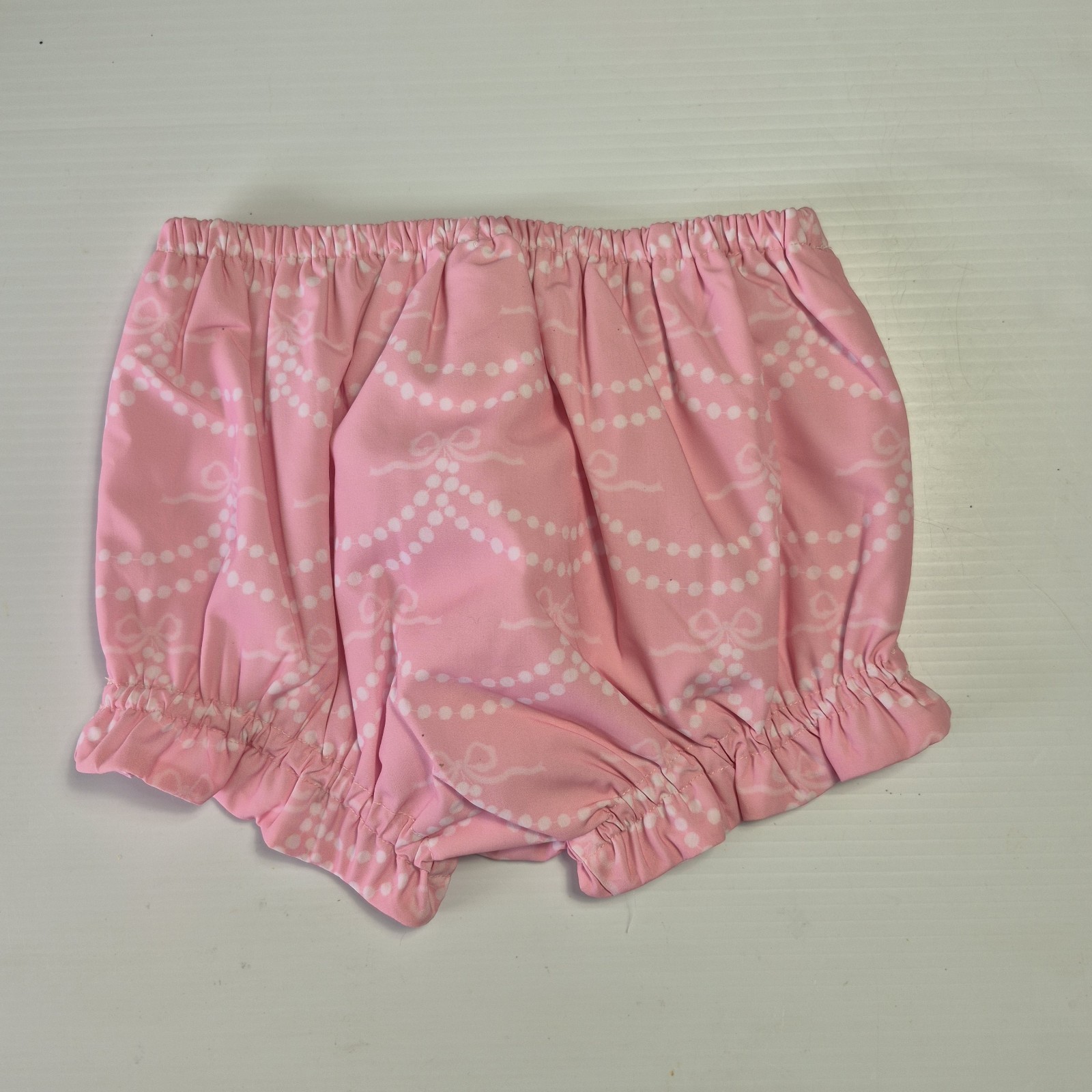 New Boutique Savannah Smocks Two Piece Bloomer / Short Set Size 2T Bows Lace