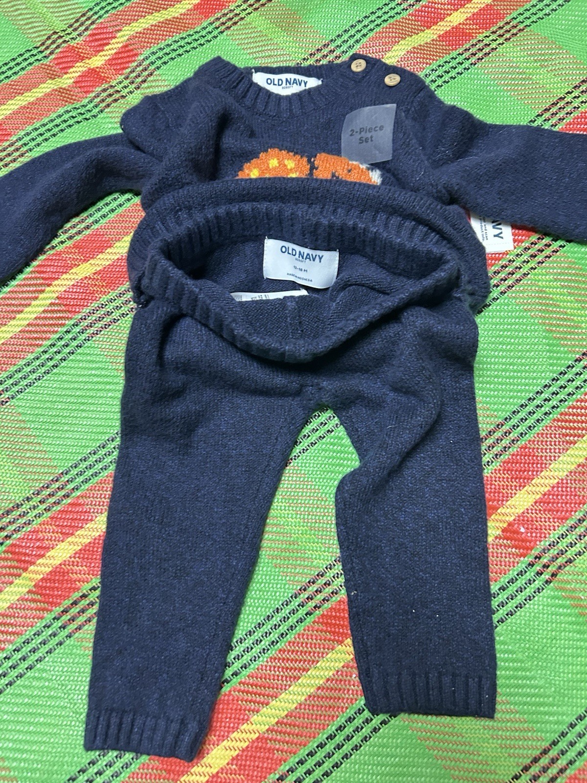 Old Navy Baby 12-18M Crew-Neck Sweatshirt and Sweatpants Set