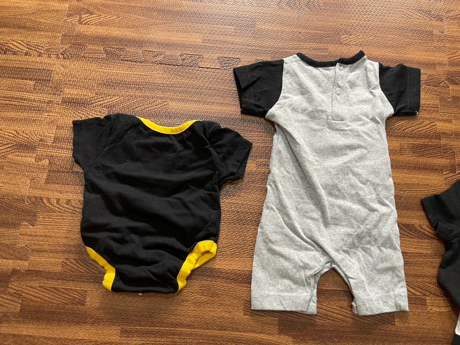 Lot of 3 Pcs Toddler Baby: 1 pcs Cardigan, 1 pcs Slipper Socks, 1 pcs Hoodie