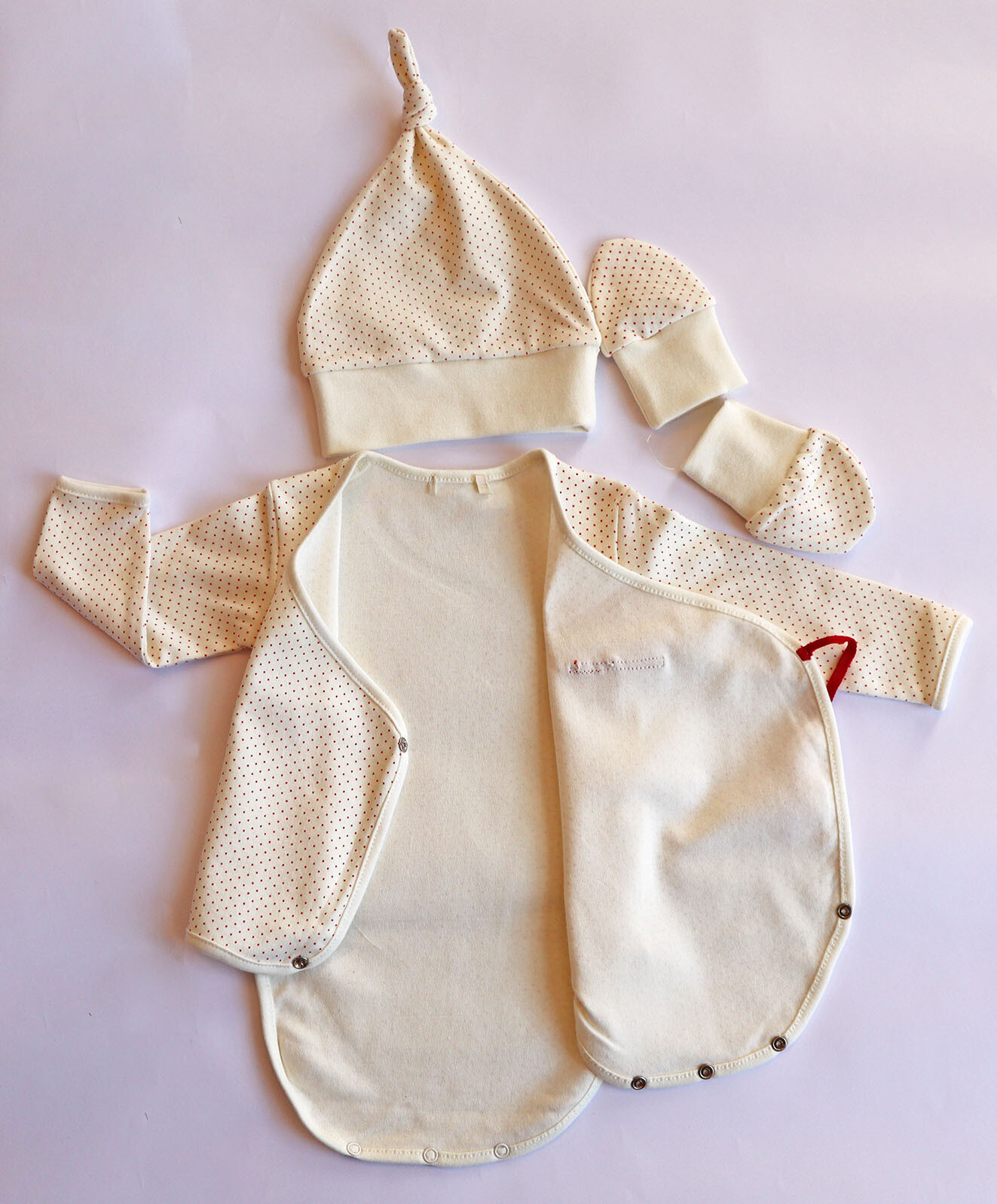 Adorable Newborn Cotton Romper Set – Long Sleeve Bodysuit with Hat & Mittens