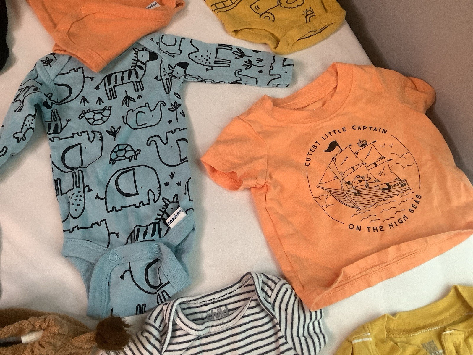 Baby Clothes New Born Boys Mixed Lot Gerber Onsies 6 Hats Lion Webok By Reebok