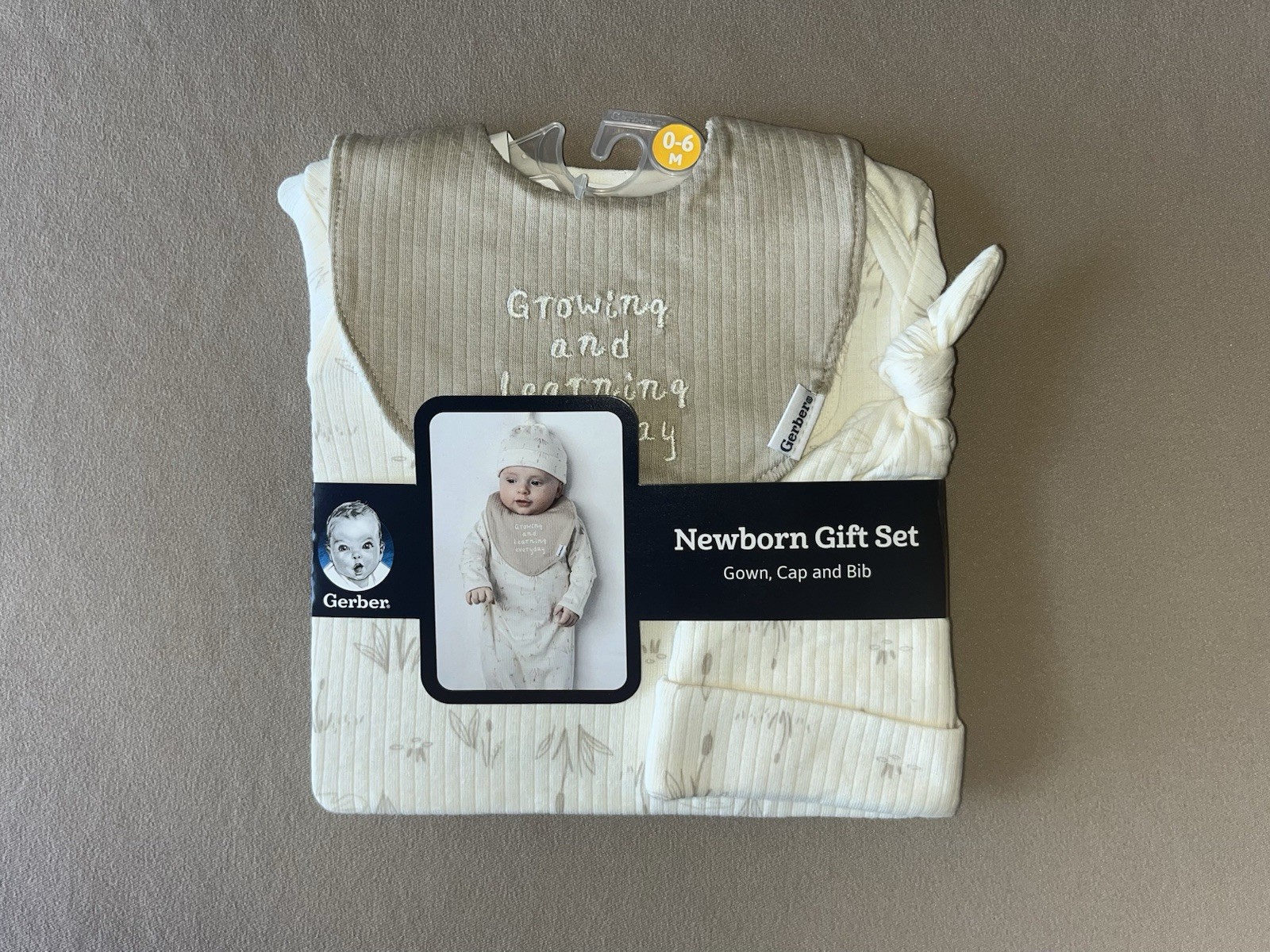 0-6 Months Unisex Baby Newborn Gift Set-Cap, Layette Gown & Bib, New With Tags!