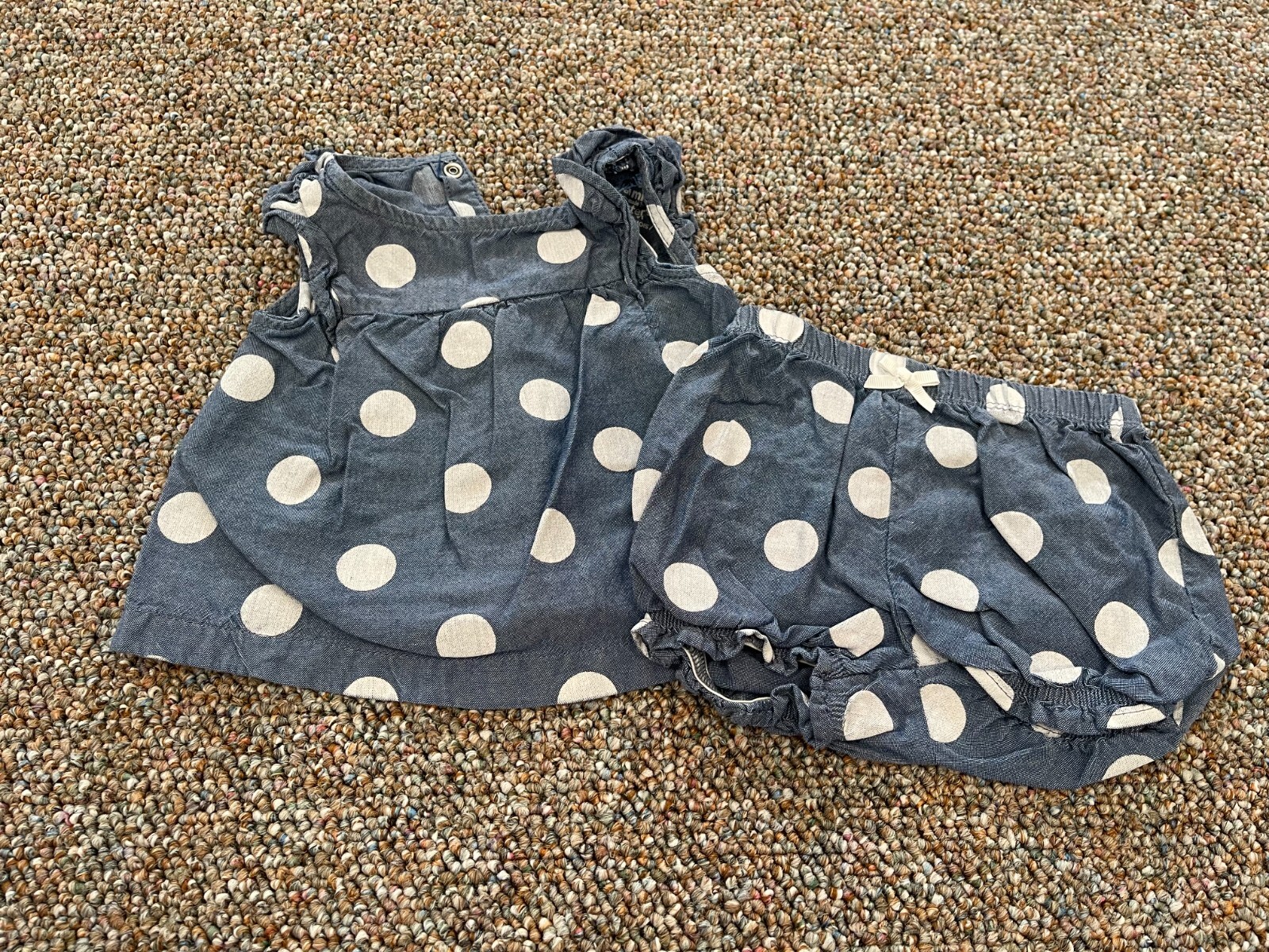 Carter’s Child of Mine Blue & White Spotted Outfit 6-9M