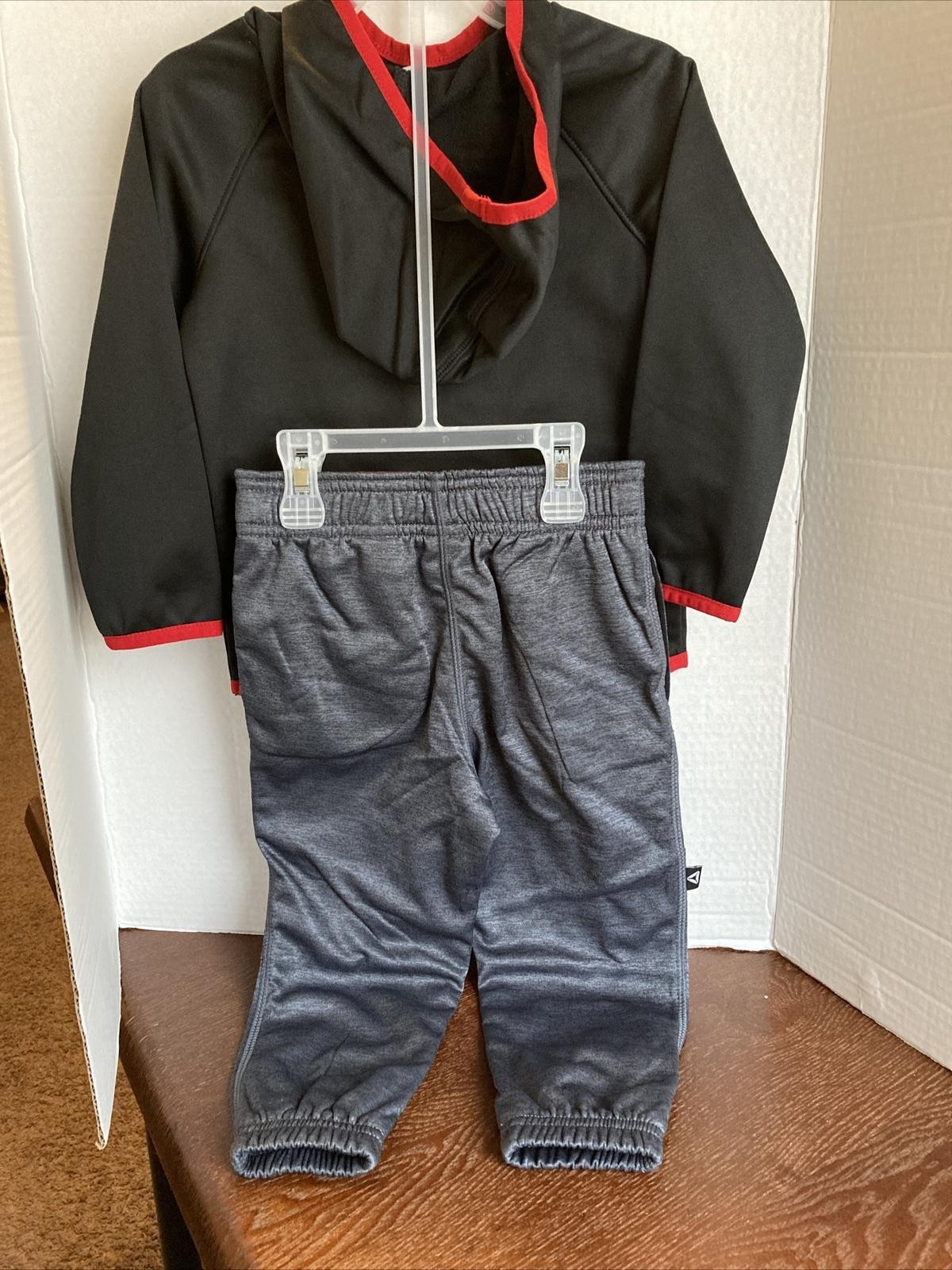 Reebok sweatshirt & joggers Hoodie 2 Piece Set Fleece Sweat Pants+top Sz 2T