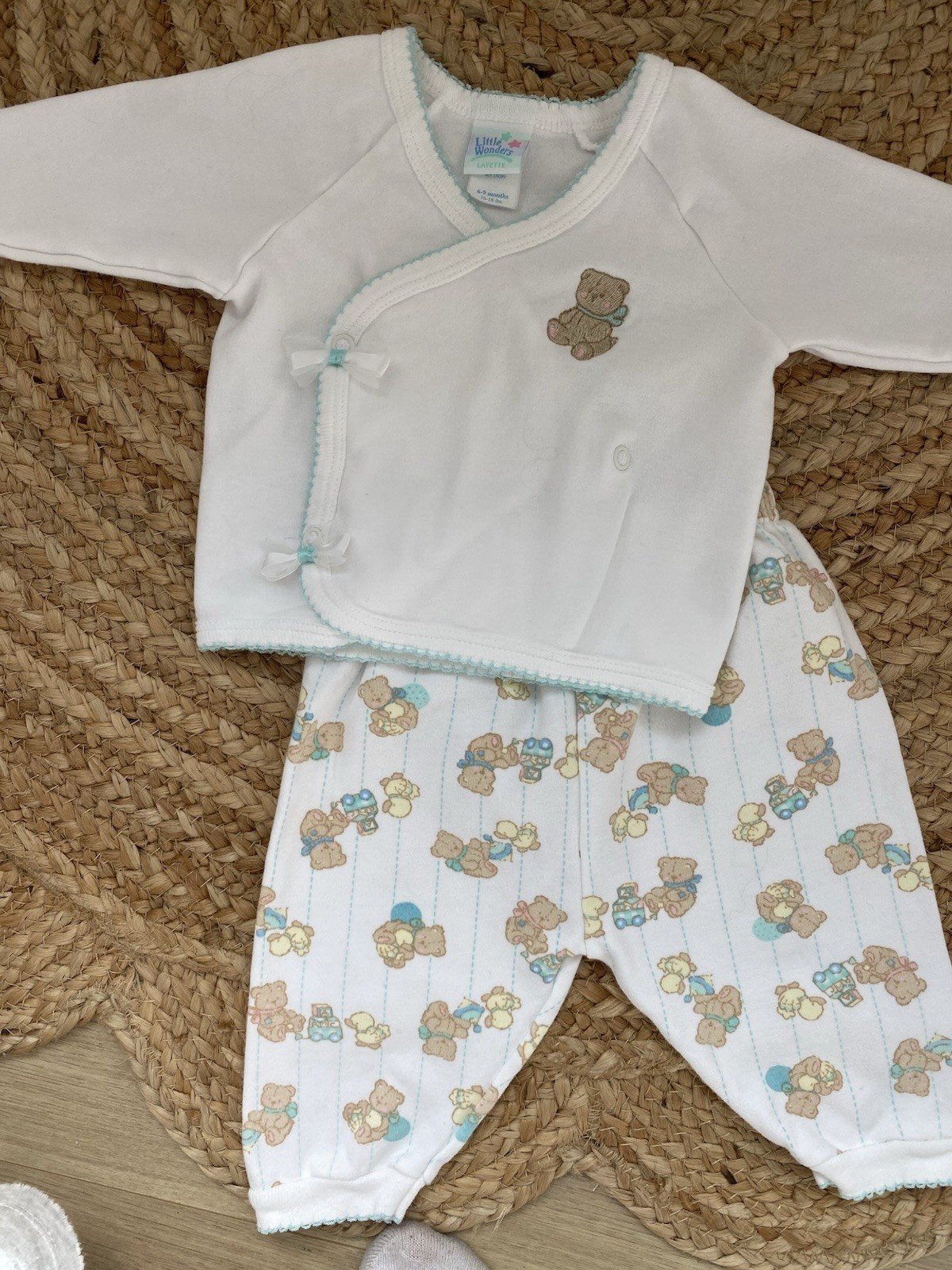 Vintage rare HTF Little Wonders embroidered teddy Bear Print outfit