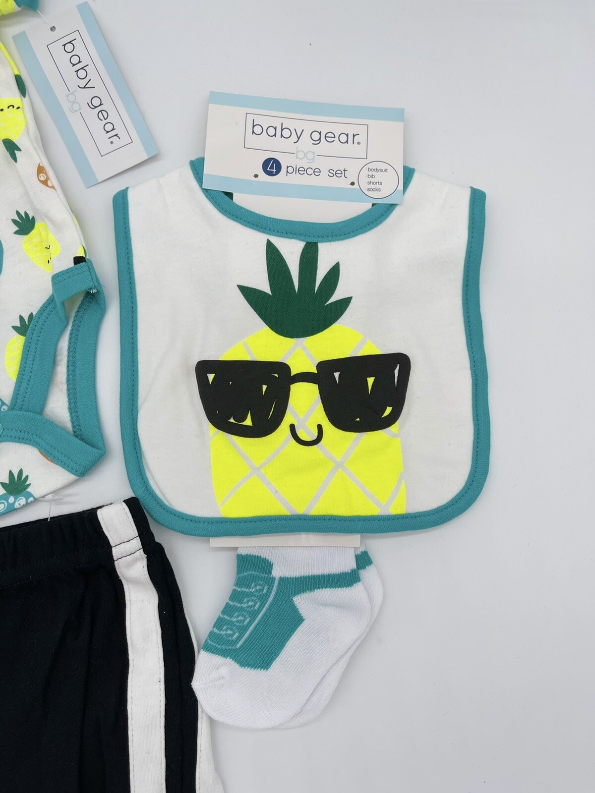 Baby Gear Sz 0-3m Infant Boy Or Girl Clothing 4PC Set Cool Pineapple Design