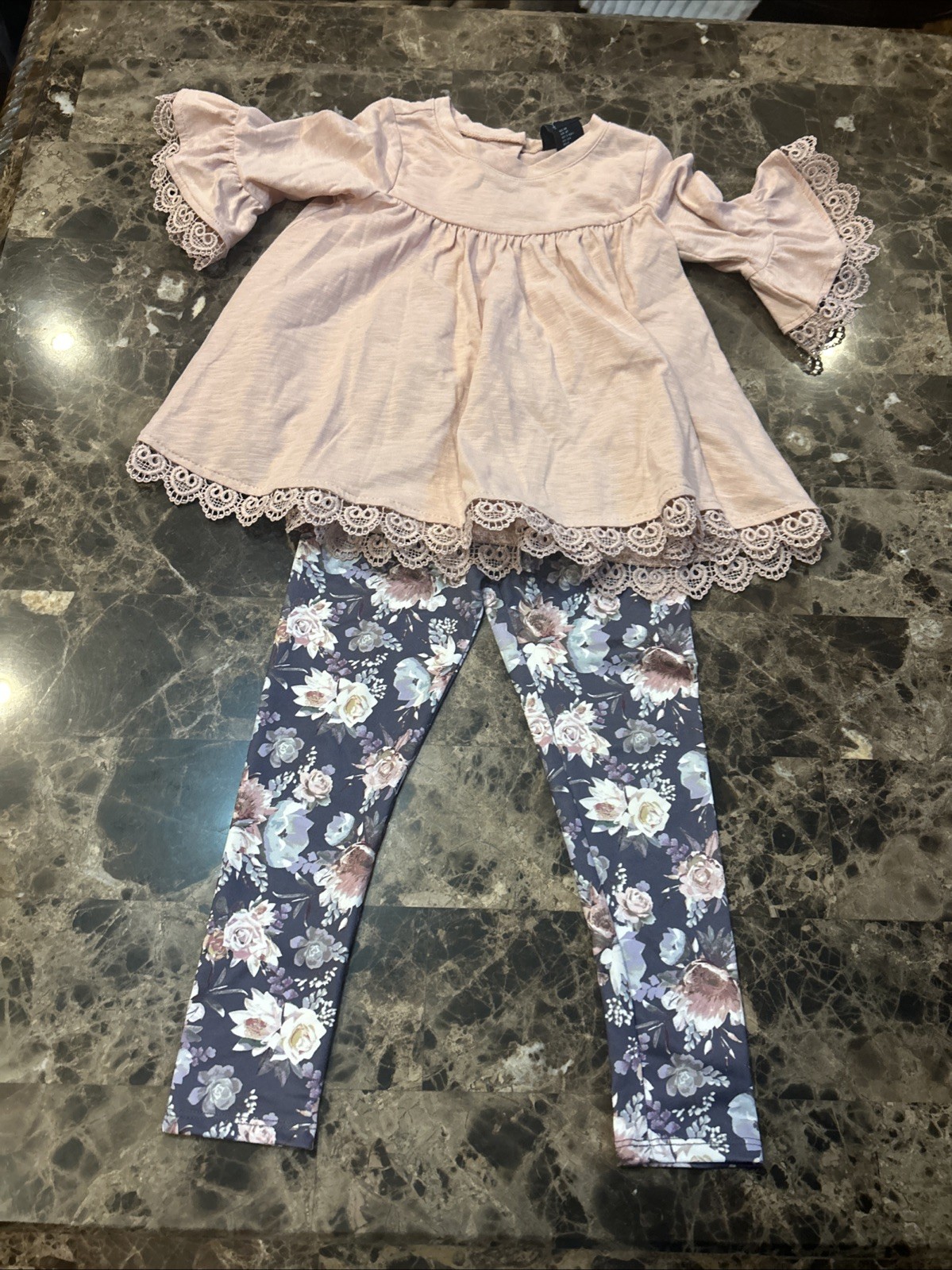 Adorable Girls 4T Cynthia Rowley Outfit. Worn 1 Time For Photo
