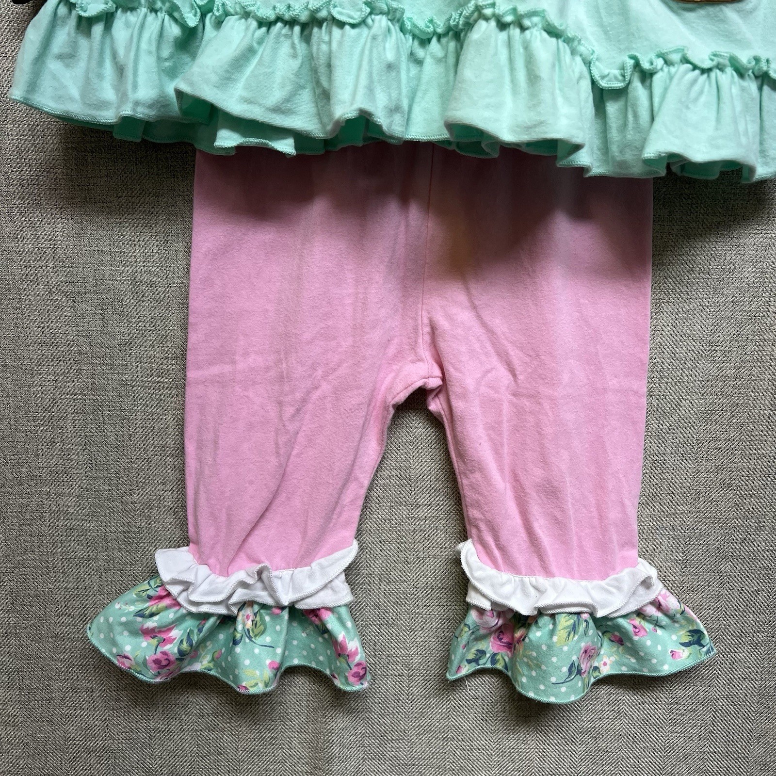 Little Girl’s Easter Bunny Tunic Ruffled Legging Appliqué Med Read Measurement