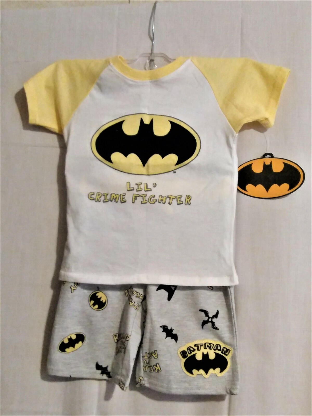 New DC Comics Batman t-shirt and shorts outfit Sz 24 months