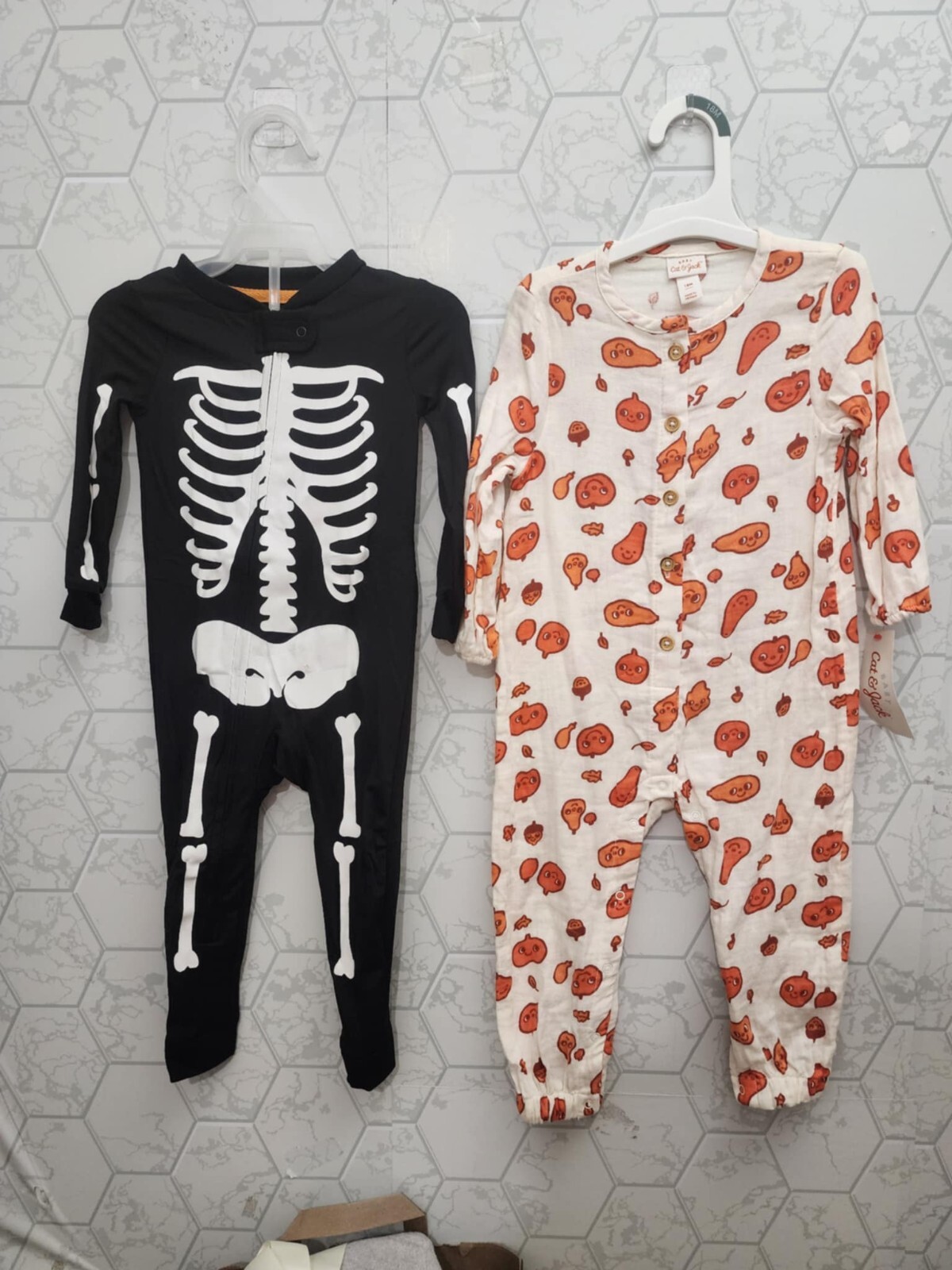 Nwt Unisex Boy’s or Girl’s Halloween Thanksgiving Clothes Bundle, 6/9m, 18m