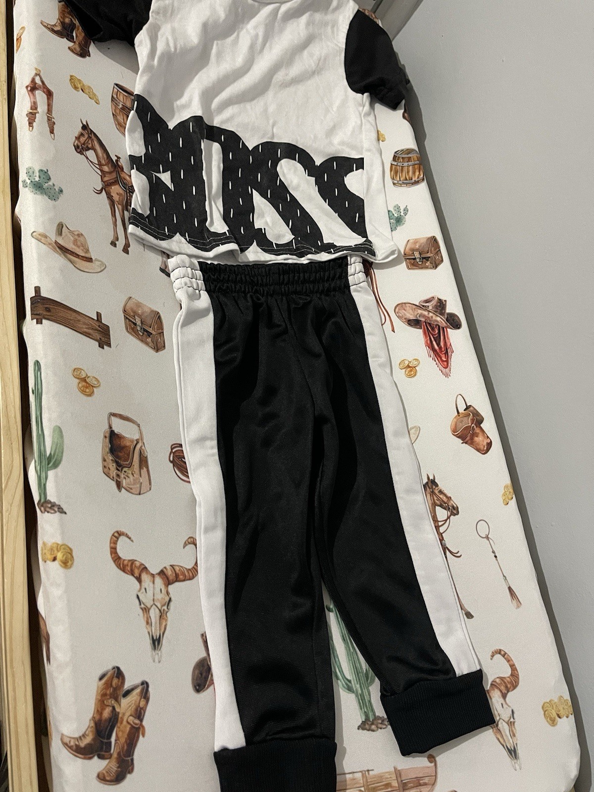 Boss Baby Boy Outfit Size 12 Months 2 Piece Set Shirt Pants