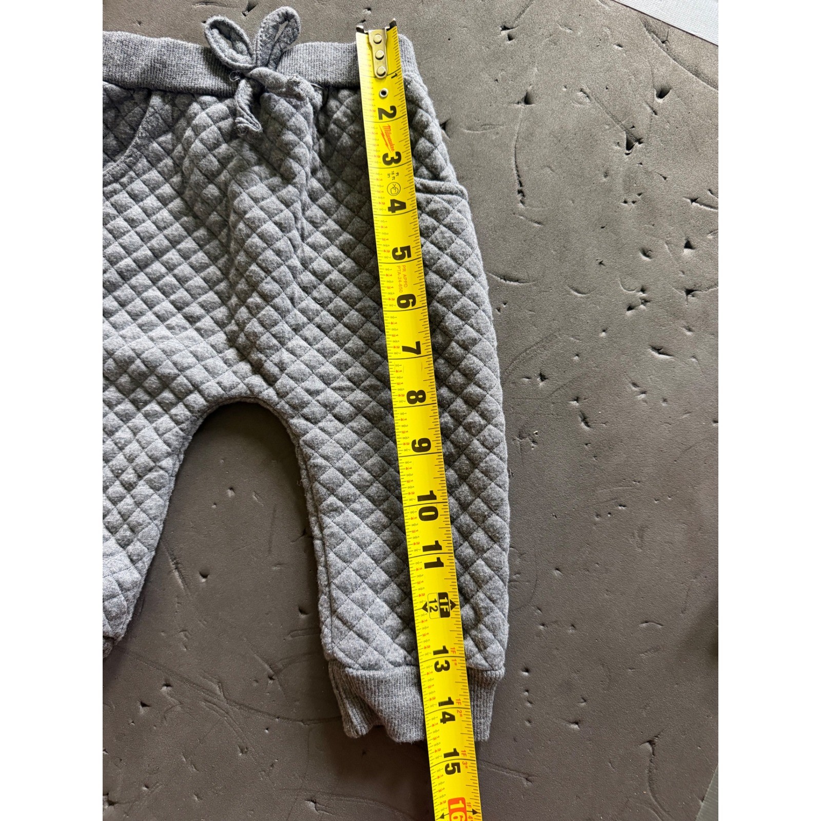 Unbranded Gray Quilted 2 Piece Sweatshirt and Jogger Set Size 70 6-9 Months