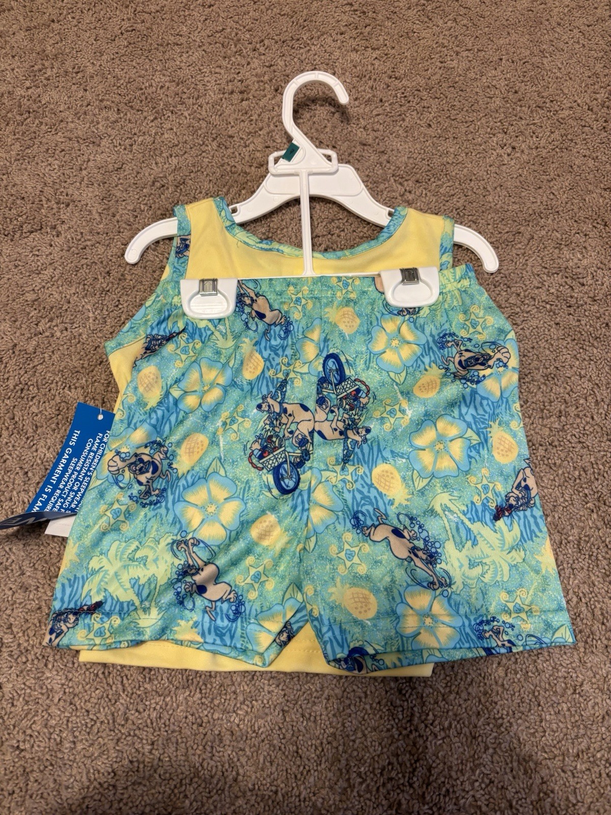 Vintage yellow Scooby-Doo tank top and shorts set
