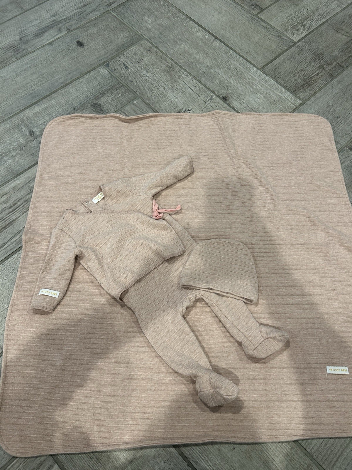 Layette Set-3 Piece Mauve Pink Layette Set In Great Condition