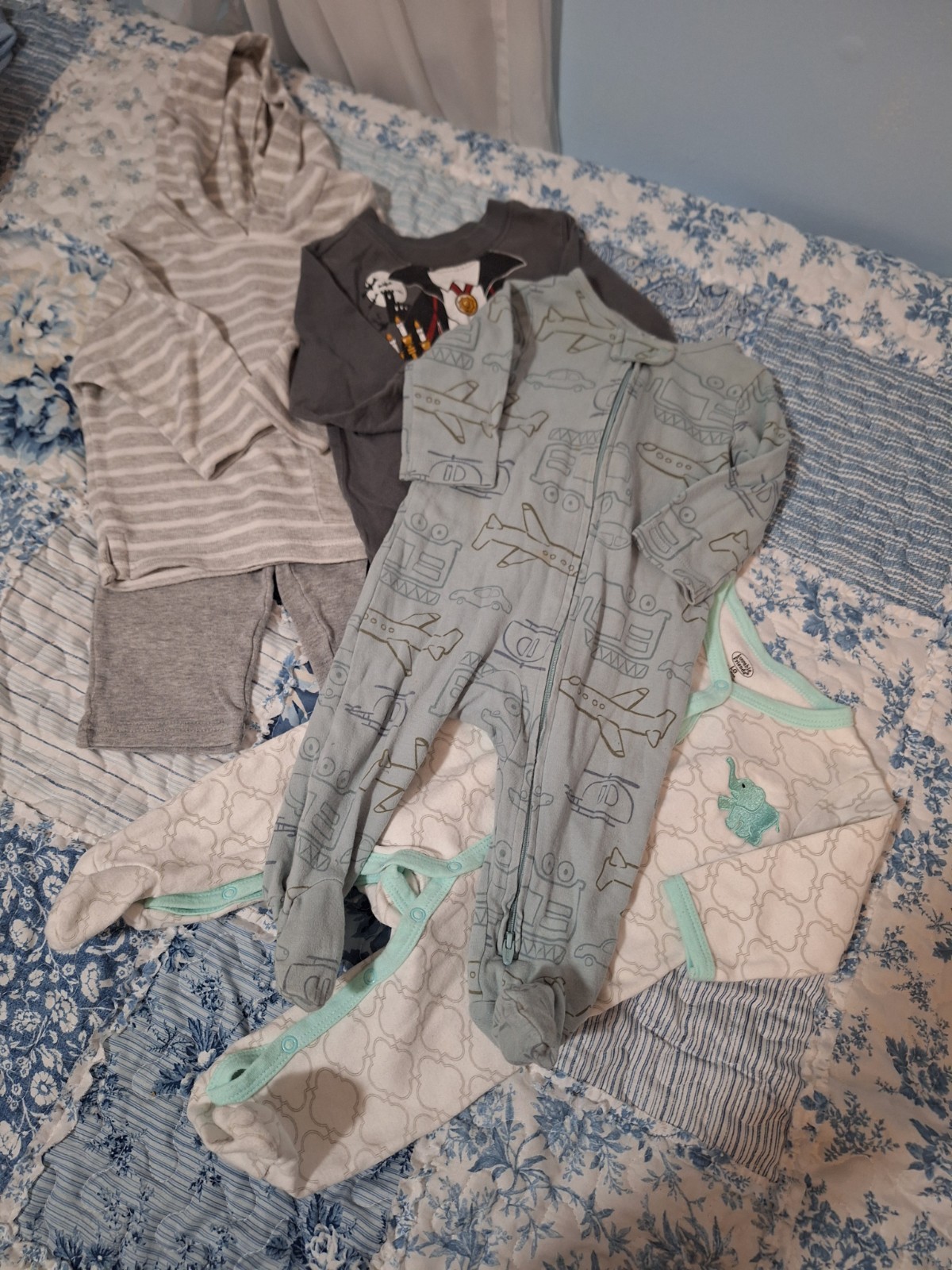 Boys 6-9 Months Lot Of 10 Pieces Clothes