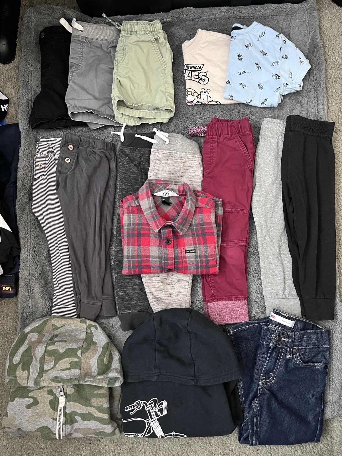 16 Piece Baby Boy Clothing Lot 24m/2T Shirts, Pants, Shorts, Sweatshirts