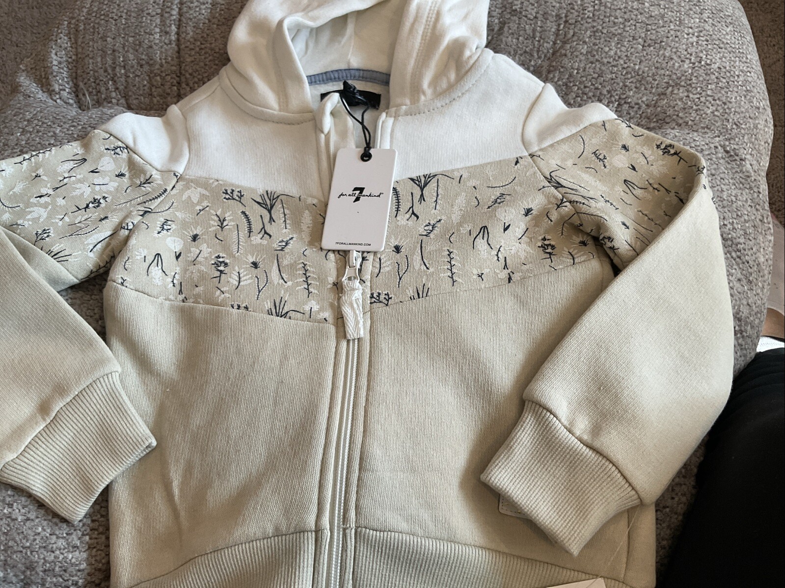 NWT 2 Piece Girls Zip Up 7 For All Mankind Size 4 Oatmeal Color Sweatsuit Active